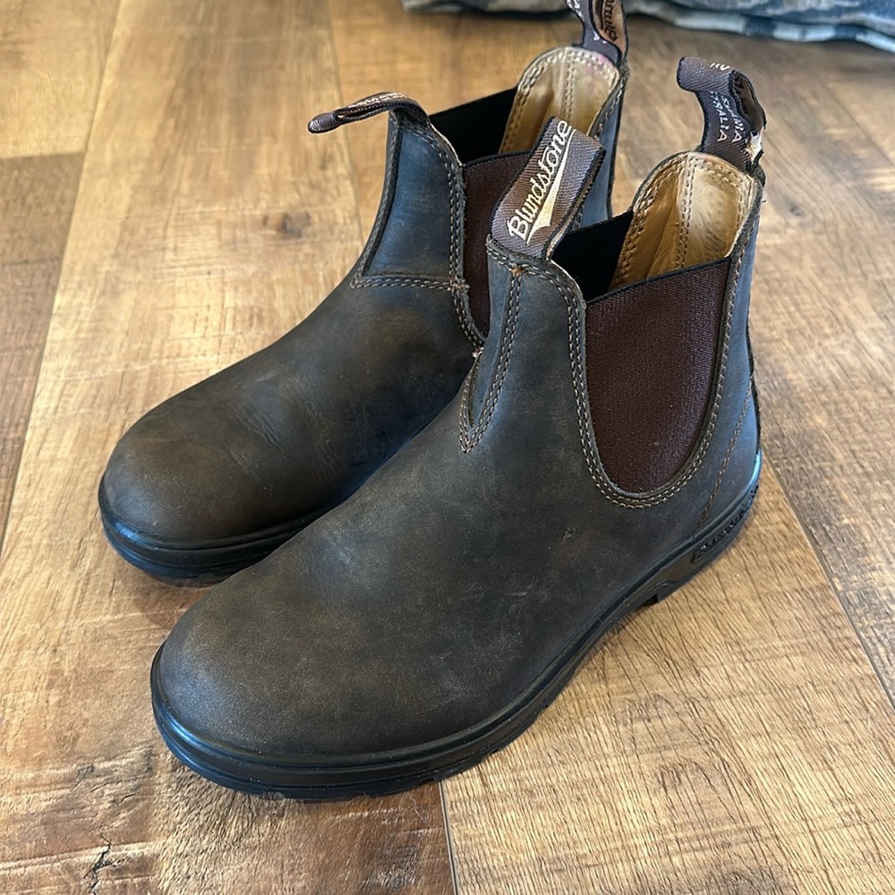 Womens Blundstone size 4.5